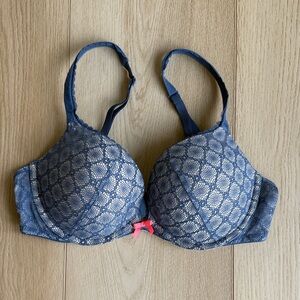 Victoria's Secret Lace Body by Victoria Push Up Bra